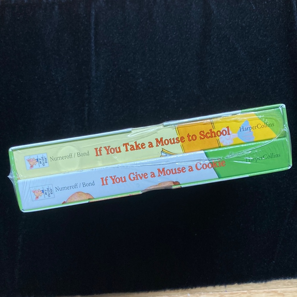 A Mouse Cookie First Library Book Set - Picture 4 of 4